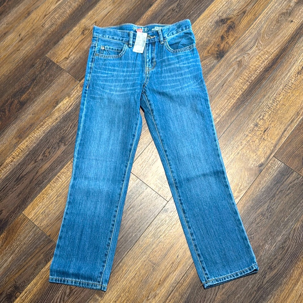 Jeans size 8 boys from The Children’s Place. Straight leg denim new with tags.